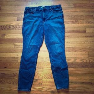 Good American Jeans - Good Legs Crop